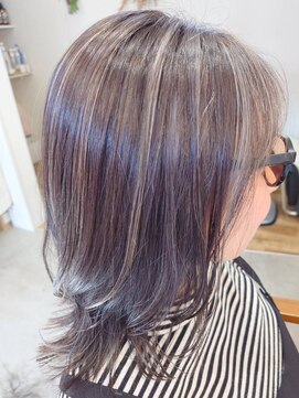 イズランドヘアー(Izland hair) 暗髪ハイライト