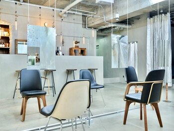 STEP BONE CUT OSAKA Via TICK-TOCK