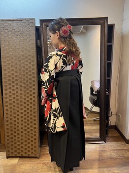 ディアコバレーノ(DiaCobaleno)の写真/【卒業式に♪着付けのご予約お電話にて受付中！】着付け～ヘアメイクまでトータルプロデュース◎