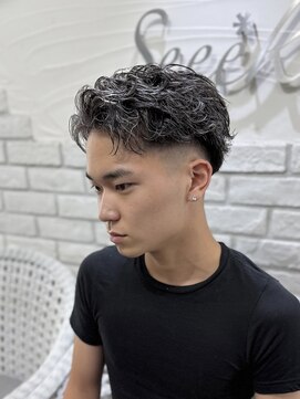 ヘアーグランデシーク(Hair Grande Seeek) ラルフカールホワイトメッシュメンズパーマ毛流れパーマ