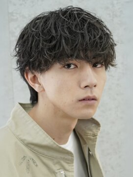 フィフス トウキョウ (fifth TOKYO) 渋谷波巻きスパイラルメンズカットセンターパートウルフマッシュ