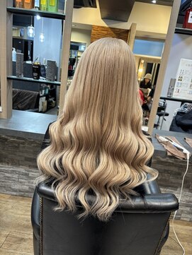 ラピス 横浜(Lapis) ミルクティーベージュシールエクステハイライトブリーチカラー