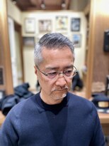 フォーコーナーズ(Four Corners)&nbsp;大人スキンフェードツーブロック刈り上げマンバン30代40代