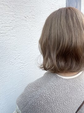 ジィップクリニカ(Zip clinica) グレージュブラウン 担当近森