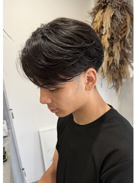 ネクストフォーヘアー(NEXT for hair) メンズ　ニュアンス　カルマパーマ　フェザー　センターパート