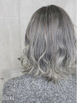 ヘアリゾートエーアイ 西日暮里店(Ai) シルバーホワイトカラー