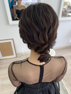 アリー(ALLIE´) 〇ローシニヨン【BEAUTY SALON ALLIE´】