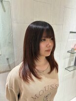 リップラインから繋がるレイヤーカット