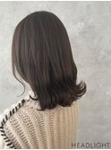 カーキグレージュ×外ハネミディアム