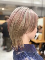 エル 横浜(eL)&nbsp;ベージュ×デザインピンク×ウルフカット