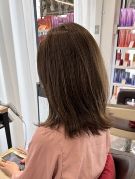 ウイ バイ ファースト 北四番丁店(u'i by first) 透明感オリーブベージュ×くびれミディアムレイヤー