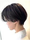 大人可愛いひし形ハンサムショートボブ前下がり 