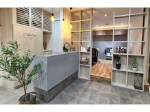 アンティークバイレガロ(Antique by REGALO)