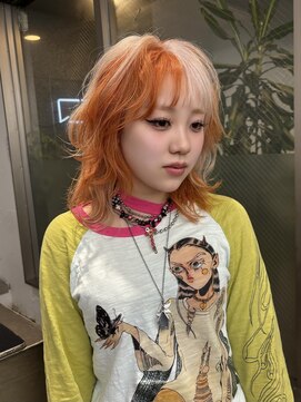 オーン 渋谷(OOn) オレンジブラウン×ハイトーンホワイトブロンドのデザインカラー