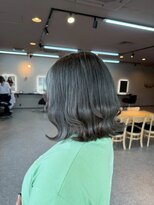パーミルヘアーピピ(permille hair pipi) ミディアム×シルバー×ダブルカラー