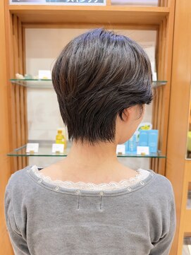 プランタンアヴェダ(printemps AVEDA) 毛流れパーマ×大人くびれショート