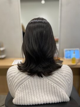 アヴァンス 京橋店(AVANCE) 外ハネミディアム