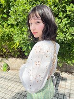 キズキ(KIZUKI)&nbsp;顔まわりレイヤーパーマ×透けるダークグレー