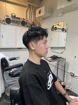 メリケンバーバーショップ フクオカ(MERICAN BARBERSHOP FUK)&nbsp;波巻き束感ショートツーブロックマッシュアップバングコンマヘア