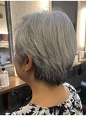 スッキリ大人グレイヘアーショート