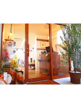 アットホームで温かみのある空間♪お悩みも相談しやすく、ゆったりとしたサロンをご提供します◎