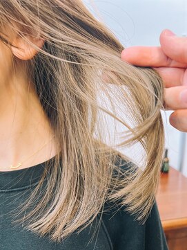 ペイジヘアー(paige hair) ハイトーンベージュインナーカラー