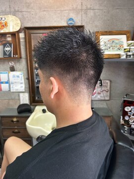 アールズ ヘア(R's hair) MEN’S HAIR/波巻きツイストスパイラル/リバースセンターパート