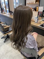 ビヨウシツ ポスタ&nbsp;カーキグレージュ×レイヤーロング　正木ゆかり