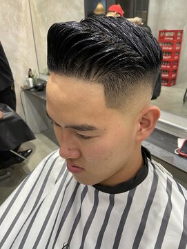 エフエム(FM) バーバー 刈り上げショート/アップバング/フェードカット