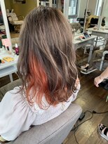 ジウ 上通り(JIU)&nbsp;20代30代大人可愛いゆるふわセミディインナーオレンジ