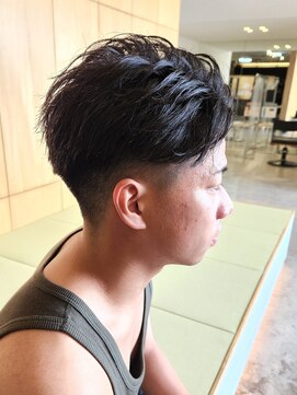 ニアウ 伊勢崎連取店(Niau) フェードリバース刈り上げショートスタイルリバースパーマメンズ