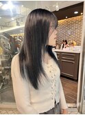 オレンジライトの下でグレーっぽくなるブルー【黒田あさみ】