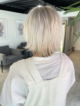 ロナ 岡崎竜美丘店(RONA) 3ブリーチホワイトカラー