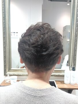 ヘアー グリーン(hair green) 50代60代70代/パーマショート/刈り上げショート/リバースパーマ