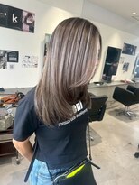 キング 心斎橋店(K!ng)&nbsp;ハイライトカラーミルクティーベージュレイヤーカット