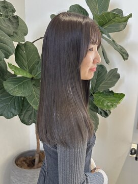 クオン 伊勢崎(QUON.) オリーブグレージュ