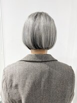 ジョリ(Jolie)&nbsp;白髪ぼかし/ブリーチカラー/ボブ/グレージュ/ハイライト