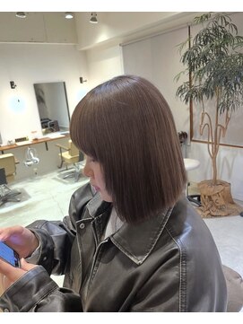フォル(VOL.) グレージュカラー