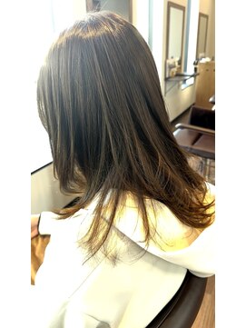 エスト(est.) ヌーディベージュ×ミネコラトリートメント 20代30代40代50代
