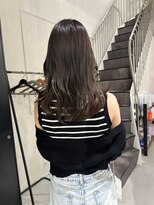 カミエ(kamie) 透明感あるグレージュロング × 艶髪トリートメント