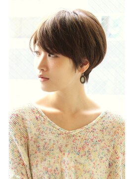 レウナ 外苑前(Reuna) 大人女子カットで決まるショートスタイル