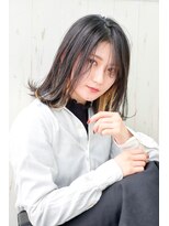 フレン(flen)&nbsp;【flen】インナーカラーが可愛い外ハネミディ