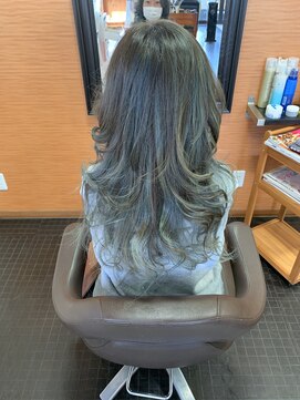 ヘアーサロン デペント(HAIR SALON Depend) ロングスタイル　グレージュ×ハイライトブルージュ