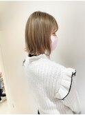 外ハネロングボブ×ハイトーンベージュ20代30代40代