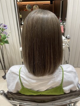 イースト(YEAST) グレージュ