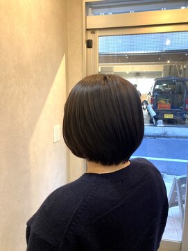 ロミバイリー(Romi by Lyee) ナチュラルショートボブ