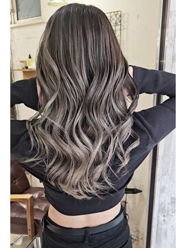 ミル(mill) 外国人風バレイヤージュ