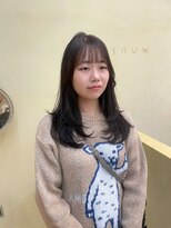 スニュウ(snuw)&nbsp;【snuw mina】レイヤーカット/顔まわりカット/透明感カラー