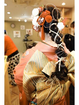 エメールヘア(aimere hair) 華やかさ引き立つ上品編み下ろしスタイル