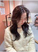 顔まわりレイヤーで上品なスタイルに